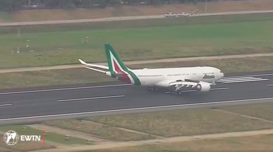 The plane that The Pope has landed in Bogota 