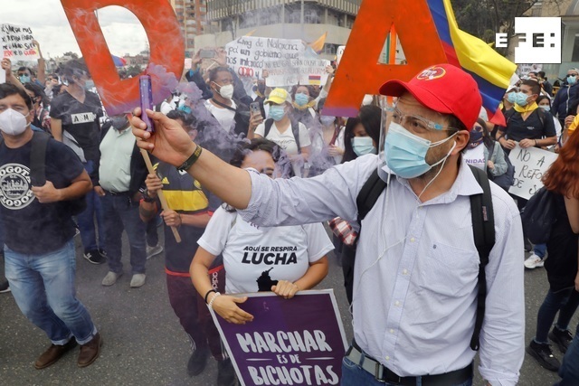 Los colombianos salieron de nuevo a las calles del país en el comienzo del segundo paro nacional de protesta contra el Gobierno del presidente Iván Duque, después de una semana de manifestaciones y violencia con decenas de muertos.