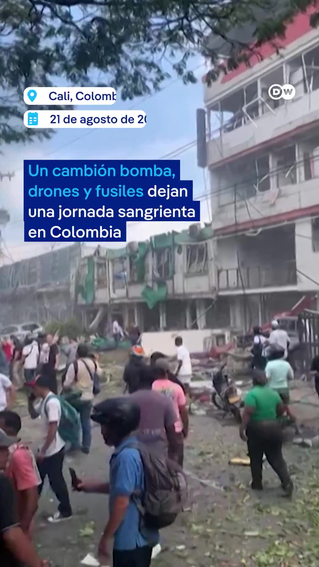 Attacks by FARC dissident groups have left at least 18 dead in Colombia, according to authorities. A truck loaded with explosives exploded on a busy street in Cali, and in Antioquia, a drone and rifle attack targeted police, where a helicopter was shot down. - @dw_espanol